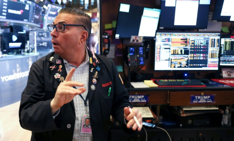 Trader sur le parquet du New York Stock Exchange (NYSE). ( AFP / TIMOTHY A. CLARY )