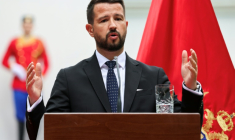 Le président du Monténégro, Jakov Milatović, lors d'une conférence de presse avec le président français Emmanuel Macron au Palais Bleu, la résidence présidentielle à Cetinje, le 4 juin 2026 ( AFP / Ludovic MARIN )