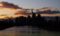 Le siège de la Commerzbank (à gauche) à Francfort