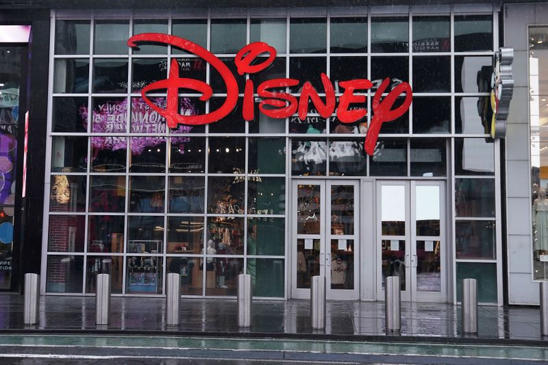 DISNEY, AFFECTÉ PAR LA CRISE SANITAIRE, VA LICENCIER 28.000 EMPLOYÉS DES PARCS US