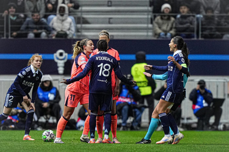 Le grand Barça trop fort pour le Paris FC, les Lyonnes croquent l'Atlético