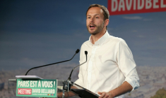 L'écologiste David Belliard, candidat à la mairie de Paris, lors d'un meeting à Paris le 23 juin 2025 ( AFP / ALAIN JOCARD )