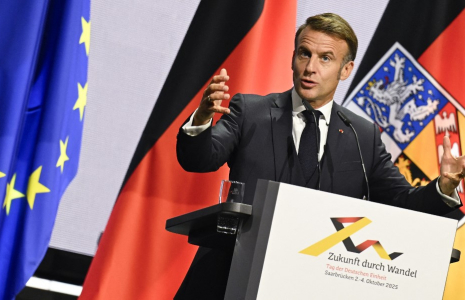 Emmanuel Macron, le 3 octobre 2025, à Sarrebruck ( POOL / JEAN-CHRISTOPHE VERHAEGEN )