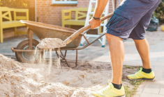 Rénovation avant une vente : quels risques si vous faites les travaux vous-même ? / iStock.com - Alina Rosanova
