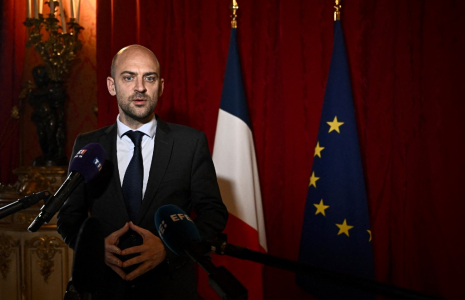 Jean-Noël Barrot à Paris, le 17 avril 2025. ( POOL / JULIEN DE ROSA )