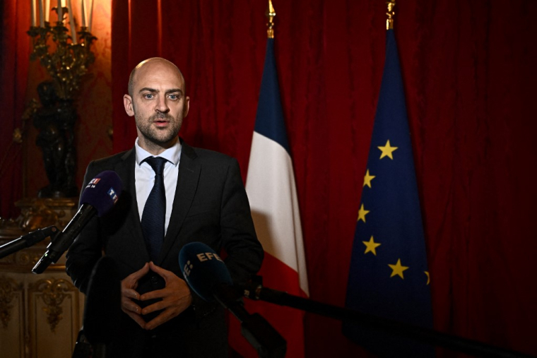 Jean-Noël Barrot à Paris, le 17 avril 2025. ( POOL / JULIEN DE ROSA )