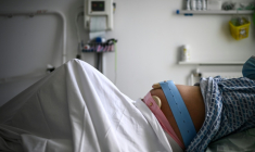 Accouchement sous X: un dispositif qui fait débat ( AFP / Christophe ARCHAMBAULT )