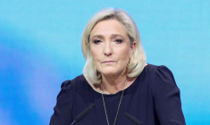 Photo d'archives: Marine Le Pen, présidente du groupe parlementaire du parti d'extrême droite français Rassemblement national (RN)