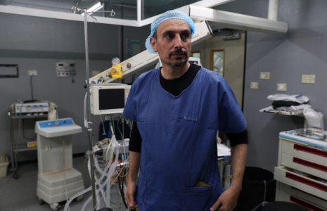 Un médecin palestinien à l’hôpital européen de Gaza, à Khan Younis
