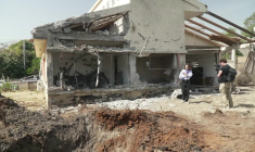 Israël: une maison touchée par une roquette après que le Hezbollah dit avoir tiré des missiles