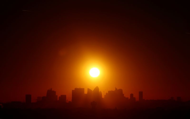 FRANCE: LA CONTRACTION DU PIB EN 2020 UN PEU MOINS MARQUÉE QUE PRÉVU, À -8,0%