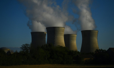 La filiale Atos Worldgrid développe des logiciels de gestion des centrales nucléaires (illustration) ( AFP / OLIVIER CHASSIGNOLE )