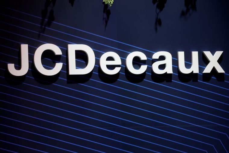 Un logo de JCDecaux est visible à la conférence Viva Technology à Paris