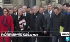 L'Essentiel politique : "On sent F. Bayrou de plus en plus radical dans les termes qu'il utilise"