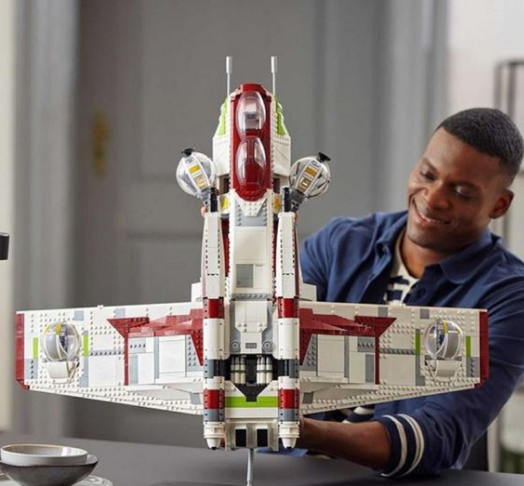 Les petites briques séduisent de plus en plus d’adultes crédit photo : Capture d’écran Instagram @legofrance_official