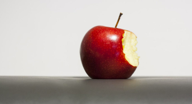 Si une pomme donnée en usufruit est consommée, que reste-t-il au nu-propriétaire ? (© Pixabay.com)