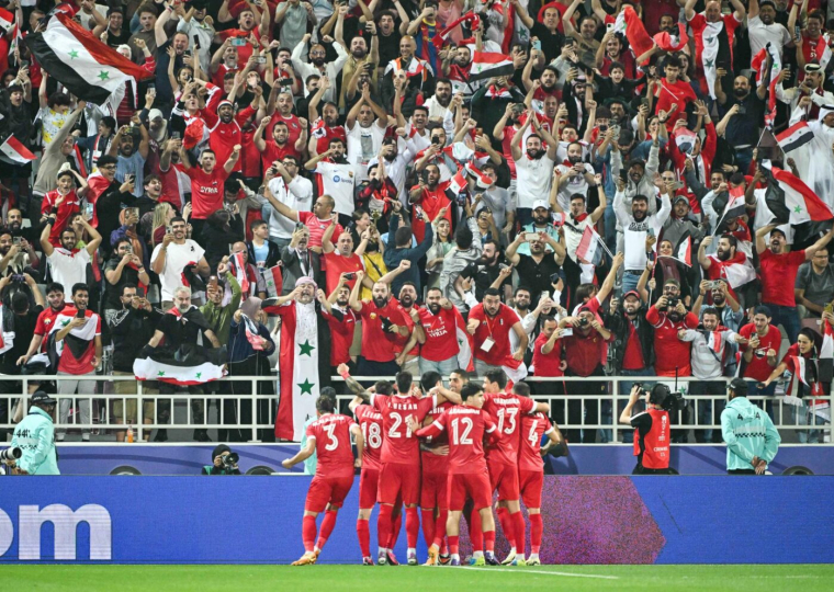 Après la chute du régime d'Assad, la sélection syrienne change de couleurs