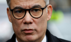 Le Premier secrétaire du PS, Olivier Faure, lors d'un point presse avant une réunion sur la situation en Ukraine et la sécurité en Europe, organisée avec le président de la République Emmanuel Macron et d'autres responsables de parti, Paris, le 20 février 2025 ( AFP / Ludovic MARIN )