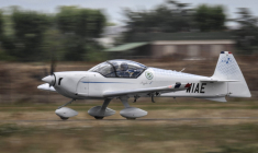 Un avion Aura Aero à Toulouse le 22 juillet 2025.  ( AFP / ED JONES )