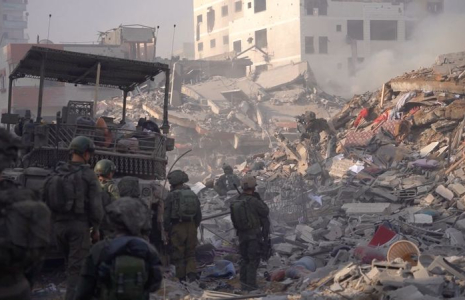 Les soldats israéliens opèrent à Gaza