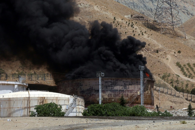De la fumée s'élève au-dessus du dépôt pétrolier de Shahran, au nord-ouest de Téhéran, le 16 juin 2025 ( AFP / - )