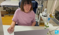 Handicap : à Tokyo, un café avec des robots fait le pari de l'inclusion