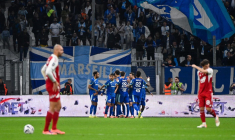 Marseille tyrannise Brest et passe leader !