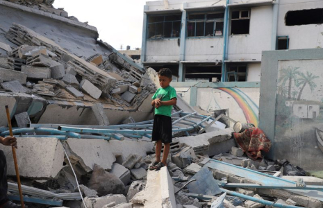 Les conséquences des frappes israéliennes sur une école de l'ONU transformée en abri à Gaza