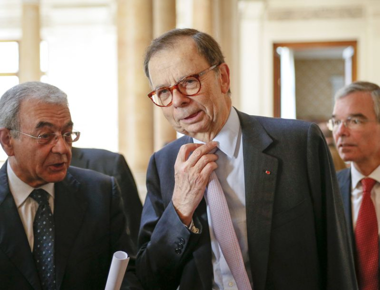 Le président de France Initiative, Louis Schweitzer, arrive pour assister à une conférence de presse à Lyon.