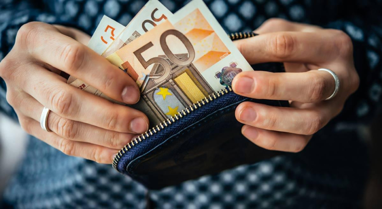 Un présent d’usage est un cadeau fait à un proche et n'est pas soumis aux droits de succession ou donation. (© Adobestock)