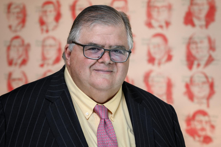 Agustín Carstens, le directeur général de la BRI, et ancien gouverneur de la banque centrale du Mexique, le 22 octobre 2021 à Bâle, en Suisse. ( AFP / FABRICE COFFRINI )