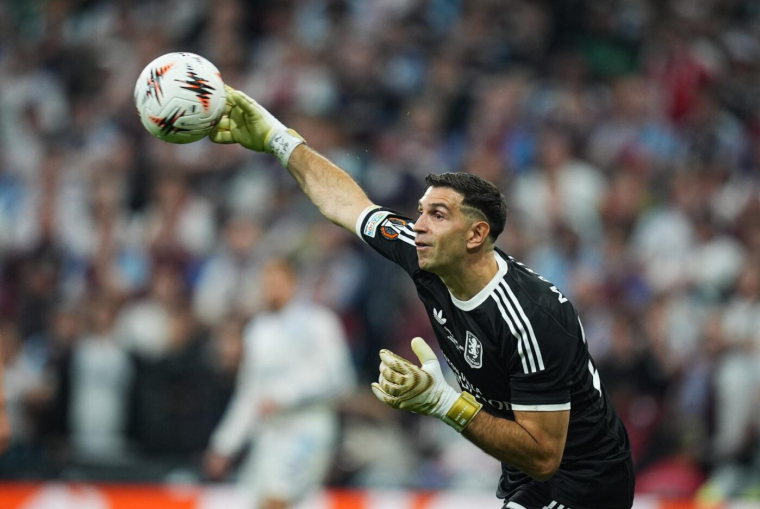 Emiliano Martínez a joué la finale avec un doigt cassé