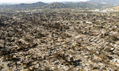 Une vue aérienne des dégâts causés par les incendies de Los Angeles à Altadena, banlieue située au nord-est de la ville, le 21 janvier 2025 ( AFP / JOSH EDELSON )