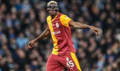 À Naples, Victor Osimhen s’est senti « traité comme un chien »