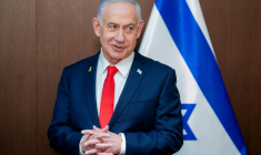 Le Premier ministre israélien Benjamin Netanyahu prend la parole lors d'une rencontre à Jérusalem avec le vice-président américain JD Vance le 22 Octobre 2025.  ( POOL / Nathan HOWARD )