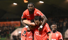 Lorient prend les commandes, le Red Star grappille