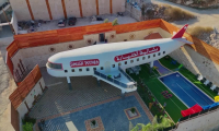 Un avion en béton, substitut au voyage pour les Palestiniens privés d'aéroport