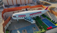 Un avion en béton, substitut au voyage pour les Palestiniens privés d'aéroport