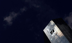 DEUTSCHE BANK: LES PERSPECTIVES LIÉES AU CONFLIT EN UKRAINE FONT CHUTER LE TITRE