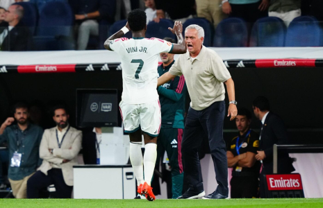 « Ici, la seule chose qui est intouchable, c'est l'écusson » : José Mourinho franc avec Vinicius