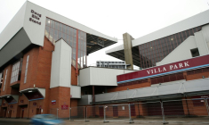 L'extérieur du stade de Villa Park, à Birmingham, dans le centre de l'Angleterre, le 9 juillet 2020 ( POOL / ANDREW BOYERS )
