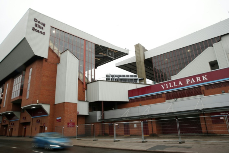 L'extérieur du stade de Villa Park, à Birmingham, dans le centre de l'Angleterre, le 9 juillet 2020 ( POOL / ANDREW BOYERS )