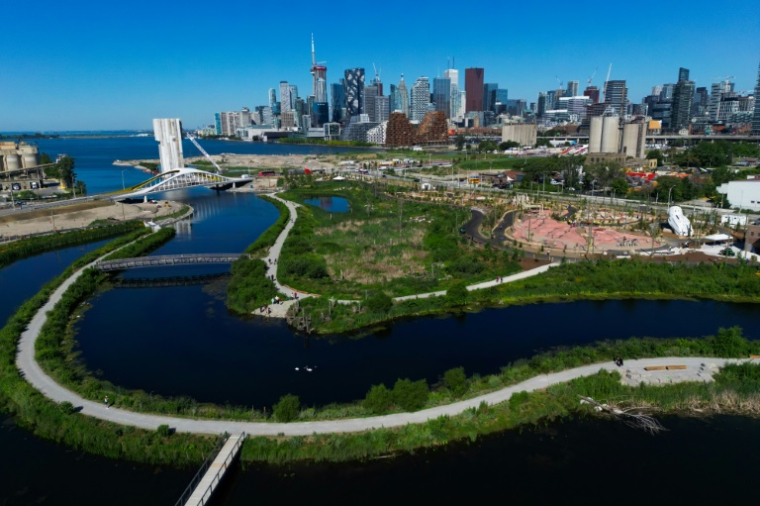Vue aérienne de la rivière Don, qui fait partie du projet de protection contre les inondations des terrains portuaires de Toronto. ( AFP / Cole BURSTON )