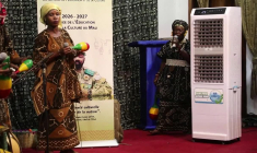 À 88 ans, une chanteuse malienne fait perdurer des sons ancestraux