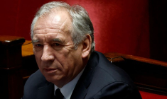 Echec de la motion de censure "spontanée" du PS contre François Bayrou