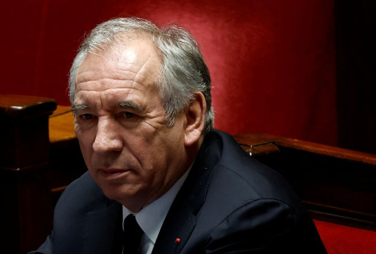 Echec de la motion de censure "spontanée" du PS contre François Bayrou