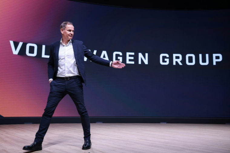 Le PDG de Volkswagen Oliver Blume, lors de la présentation de résultats  du groupe à Wolfsburg, en Allemagne, le 11 mars 2025 ( AFP / Ronny HARTMANN )
