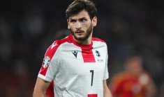 Un Parisien régale en amical