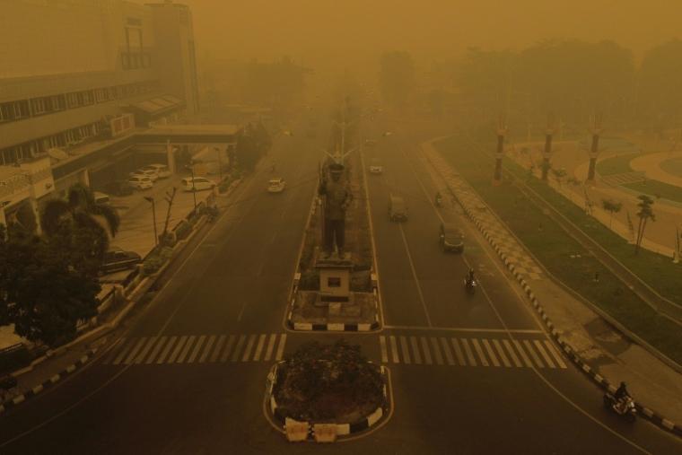 Les fuméres toxiques des incendies à Palangkaraya, en Indonésie, le 15 octobre 2026 ( AFP / Afan Anugerah  )