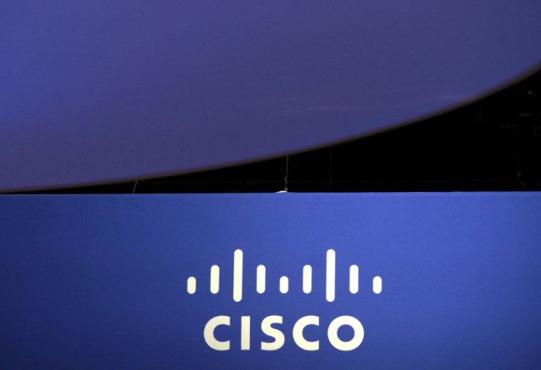 CISCO BAT LE CONSENSUS ET AUGMENTE SES RACHATS D'ACTIONS